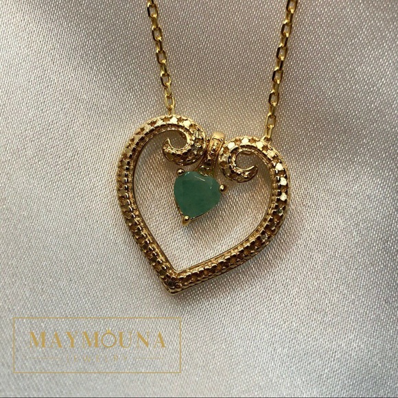 HOST PICK🤩 14k YGP Trio Gemstone Heart Necklace - Picture 7 of 13
